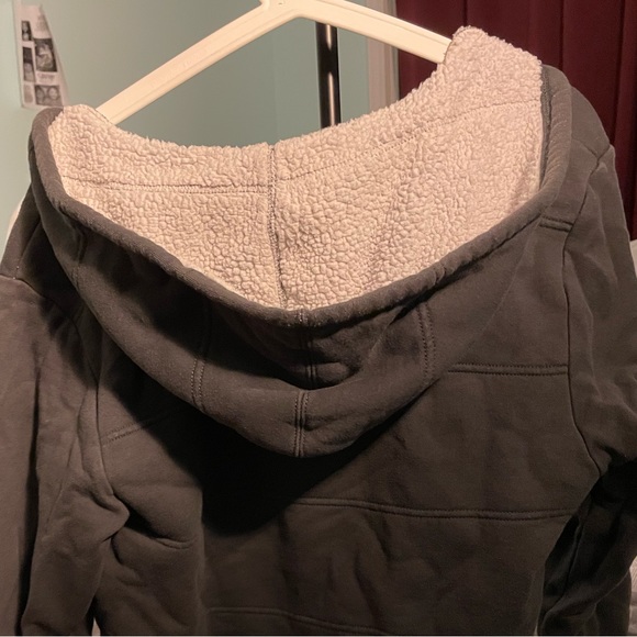 Black North Face polar fleece interior with hood and pockets - Picture 6 of 6